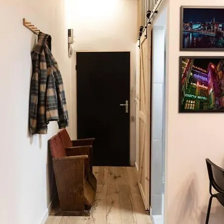 Przy Dworcu Glownym Pkp