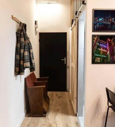 Przy Dworcu Glownym Pkp